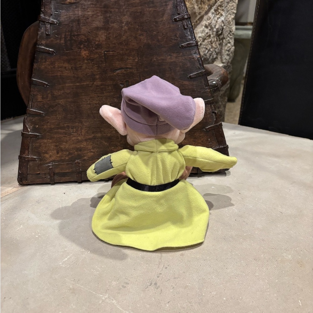 Snow White’s Seven DWARF’s  Disney World Resort Plush Toys - Picture 11 of 11